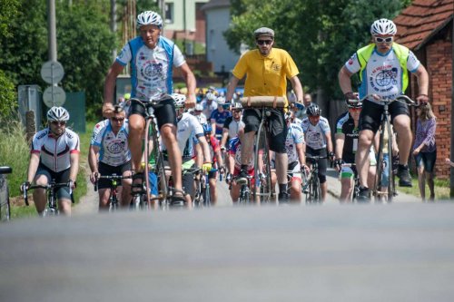 Charitativní cyklotour Josefa Zimovčáka Na kole dětem - 04.06.2016