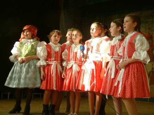 Přehlídka krojů, zvyků a tradic v Podolí - 6.3.2004