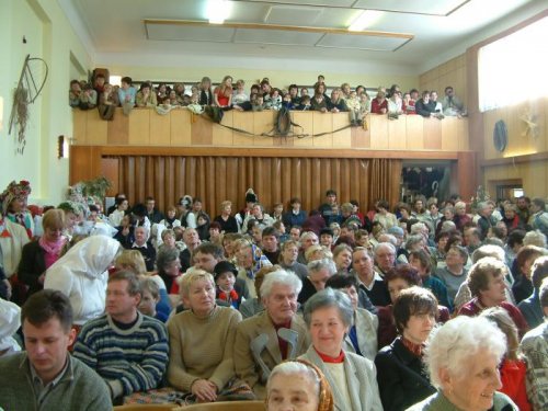 Přehlídka krojů, zvyků a tradic v Podolí - 6.3.2004