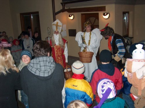 Vánoční zpívání před Obecním úřadem - 3.12.2004