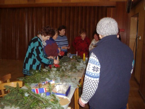 Klub dobré pohody - Výroba adventních věnečků - 13.12.2007