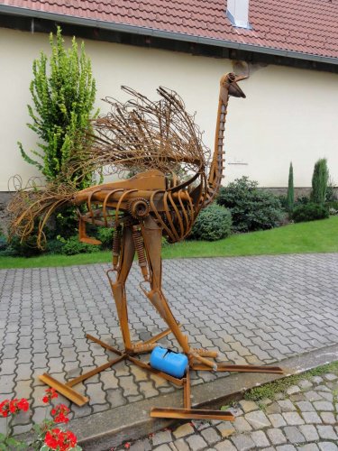 Soubor /2011-08-15-pstros-kovozoo-3.jpg