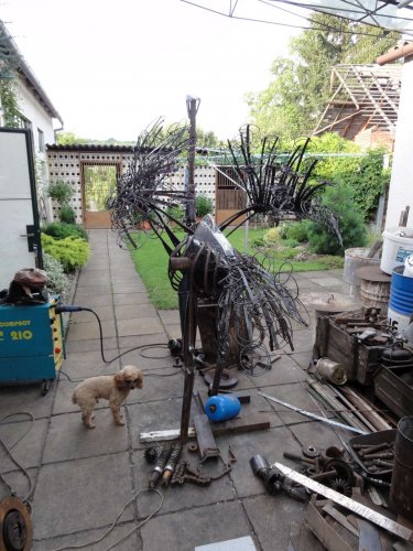 V podolské Čertově kovárně vznikl Pštros dvouprstý pro KOVOZOO - 16.8.2011