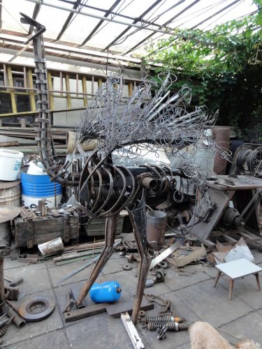 V podolské Čertově kovárně vznikl Pštros dvouprstý pro KOVOZOO - 16.8.2011