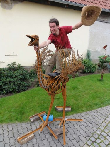 V podolské Čertově kovárně vznikl Pštros dvouprstý pro KOVOZOO - 16.8.2011