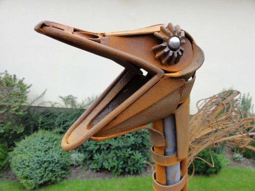 V podolské Čertově kovárně vznikl Pštros dvouprstý pro KOVOZOO - 16.8.2011