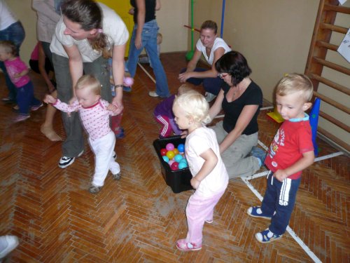 Hravé cvičení rodičů s dětmi - 27.9.2011