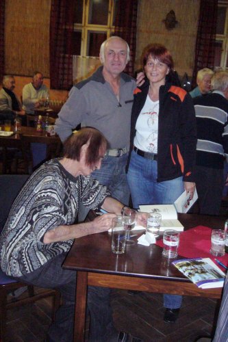 Beseda s autogramiádou - Slovník nářečí Mikroregionu Dolní Poolšaví - 11.11.2011