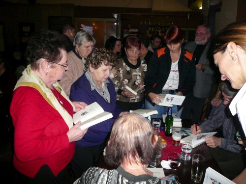 Beseda s autogramiádou - Slovník nářečí Mikroregionu Dolní Poolšaví - 11.11.2011