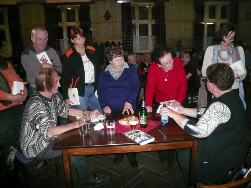 Beseda s autogramiádou - Slovník nářečí Mikroregionu Dolní Poolšaví - 11.11.2011