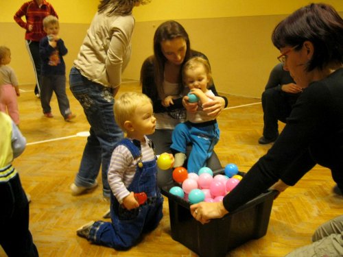 Hravé cvičení pro nejmenší děti a rodiče - 10.1.2012