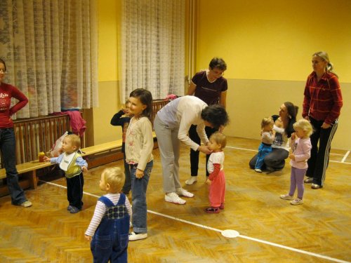 Hravé cvičení pro nejmenší děti a rodiče - 10.1.2012