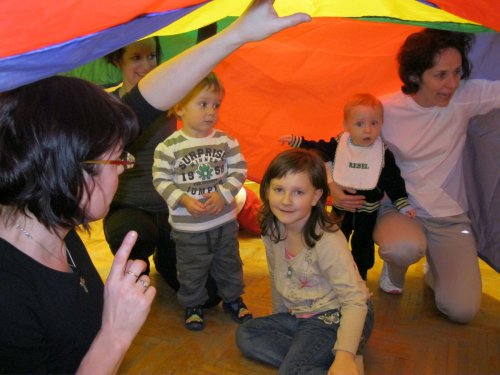 Hravé cvičení pro nejmenší děti a rodiče - 10.1.2012