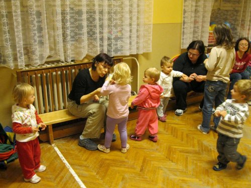 Hravé cvičení pro nejmenší děti a rodiče - 10.1.2012