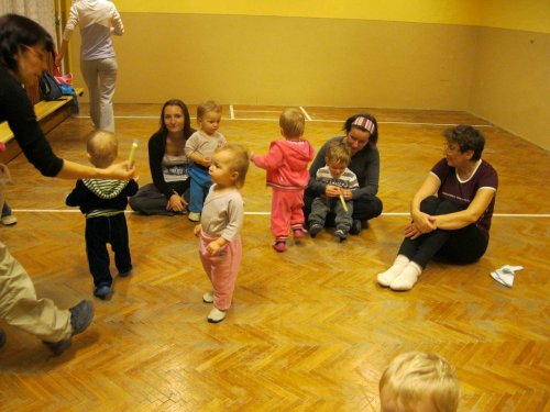 Hravé cvičení pro nejmenší děti a rodiče - 10.1.2012