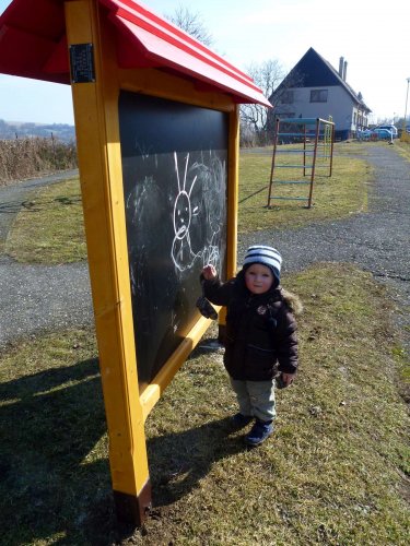 Nové herní prvky na dětském hřišti na Záhumní - 10.3.2012