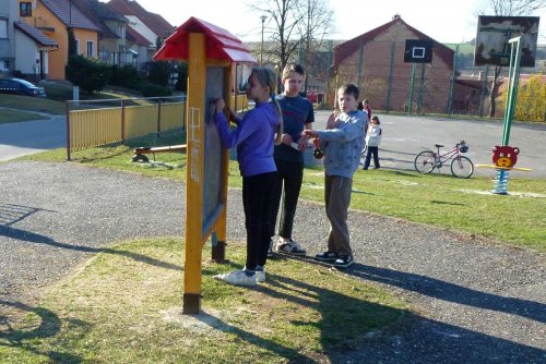 Pletení velikonočních pomlázek - 25.3.2012