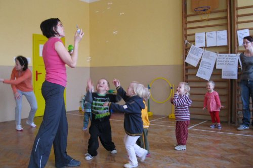 Poslední hodina a vysvědčení v Hravém cvičení pro nejmenší děti a rodiče - 27.3.2012