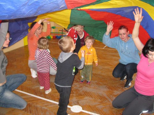 Poslední hodina a vysvědčení v Hravém cvičení pro nejmenší děti a rodiče - 27.3.2012