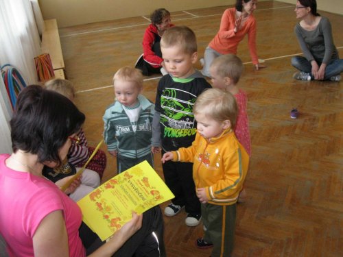 Poslední hodina a vysvědčení v Hravém cvičení pro nejmenší děti a rodiče - 27.3.2012