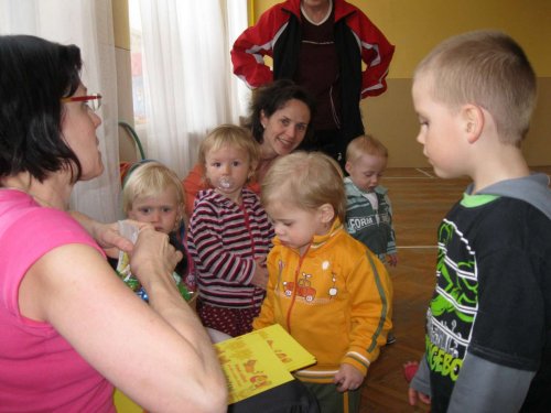 Poslední hodina a vysvědčení v Hravém cvičení pro nejmenší děti a rodiče - 27.3.2012