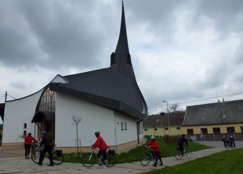 Na kole vinohrady - zastávka v Podolí - 21.4.2012