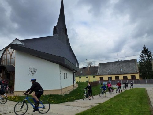 Na kole vinohrady - zastávka v Podolí - 21.4.2012