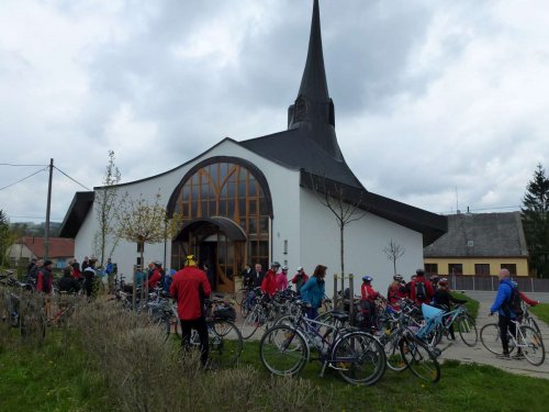 Na kole vinohrady - zastávka v Podolí - 21.4.2012
