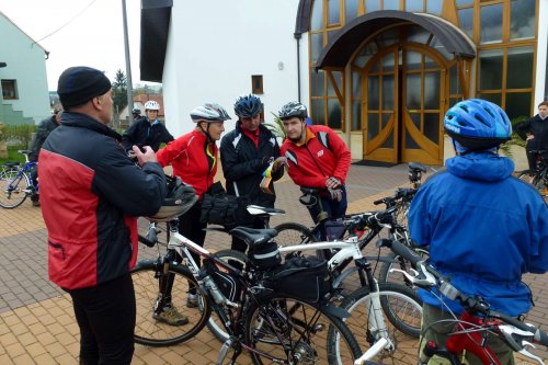 Na kole vinohrady - zastávka v Podolí - 21.4.2012