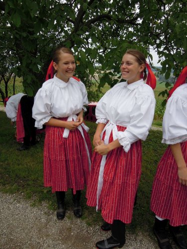 Podolské Frišky na Hodovém zpívání ve Vlčnově - 21.7.2012