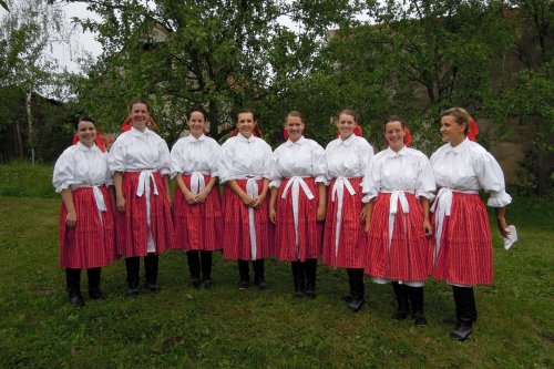 Podolské Frišky na Hodovém zpívání ve Vlčnově - 21.7.2012
