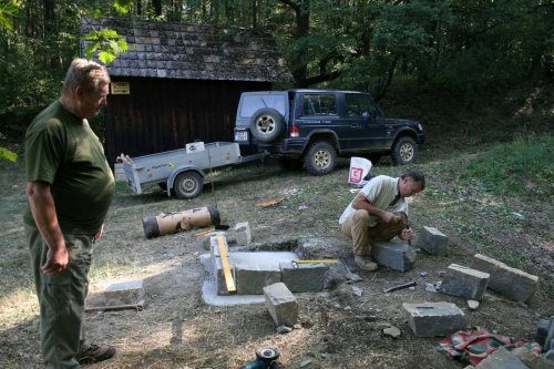 Stavba kaple sv. Huberta - Myslivecké sdružení Boří Míkovice - Podolí - 18.9.2012