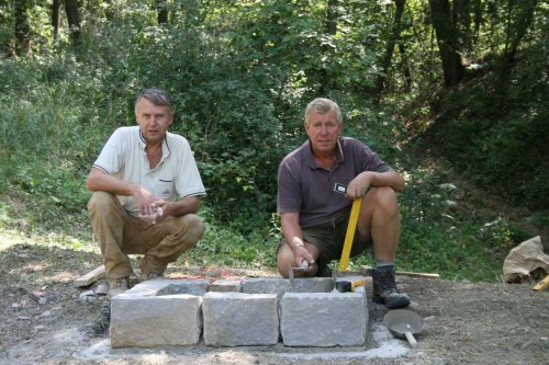 Stavba kaple sv. Huberta - Myslivecké sdružení Boří Míkovice - Podolí - 18.9.2012