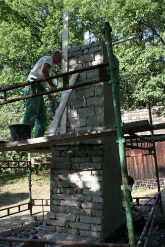 Stavba kaple sv. Huberta - Myslivecké sdružení Boří Míkovice - Podolí - 18.9.2012