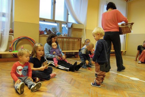 Hravé cvičení pro rodiče a děti - 17.10.2012