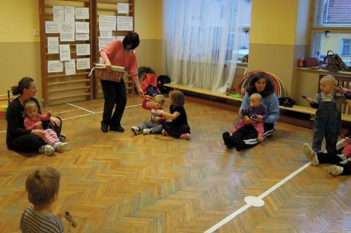 Hravé cvičení pro rodiče a děti - 17.10.2012