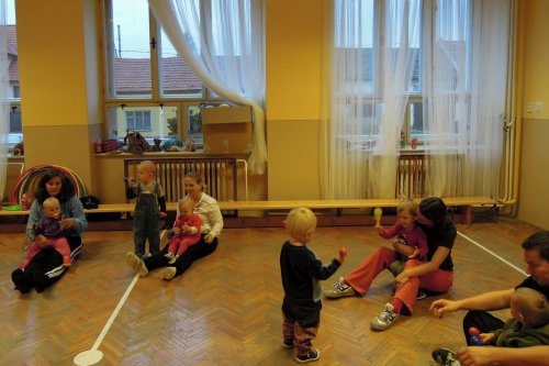 Hravé cvičení pro rodiče a děti - 17.10.2012