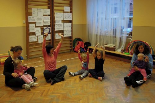 Hravé cvičení pro rodiče a děti - 17.10.2012
