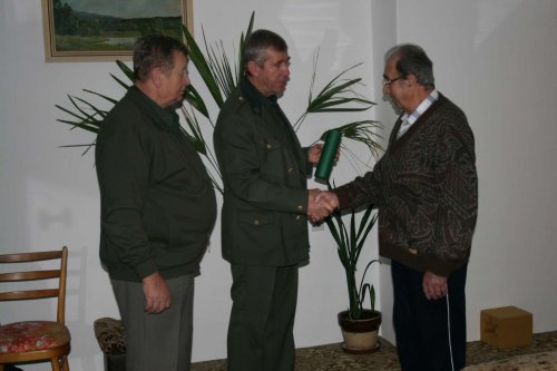 Ocenění Miroslava Rathouzského za dlouholetou činnost v Mysliveckém sdružení - 26.11.2012