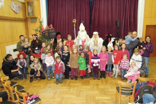Mikulášské zpívání u stromečku - 7.12.2012