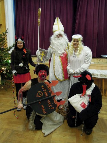 Mikulášské zpívání u stromečku - 7.12.2012