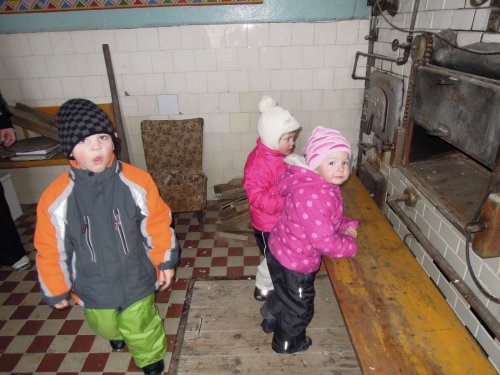 ZIMNÍ VYCHÁZKA DO POTOMÁKOVA MUZEA A NA POHYBLIVÝ BETLÉM V POPOVICÍCH - 19.1.2013