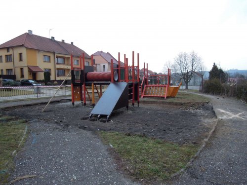 Stavba hřiště na Záhumní - 10.4.2013