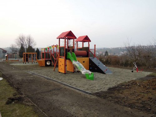 Stavba hřiště na Záhumní - 10.4.2013