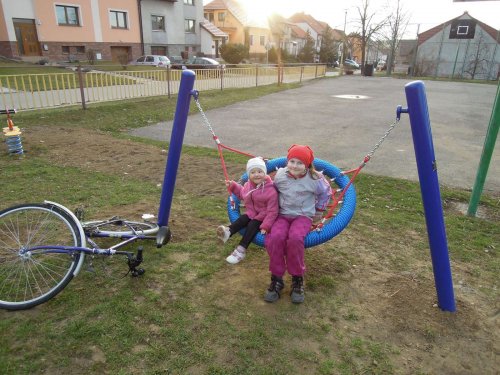 Nové hřiště na Záhumní - 11.4.2013