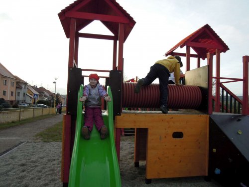 Nové hřiště na Záhumní - 11.4.2013