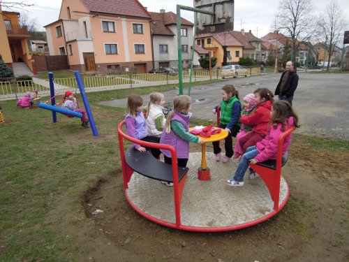 Nové hřiště na Záhumní - 11.4.2013