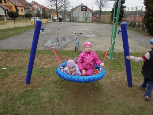 Nové hřiště na Záhumní - 11.4.2013