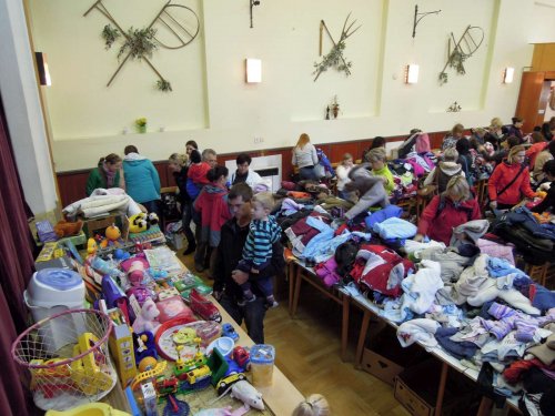 Bazárek věcí pro děti - 28.9.2013