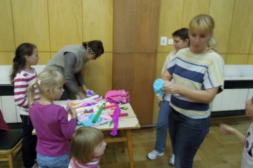 Nácvik tanečků dětí na hody - 11.10.2013